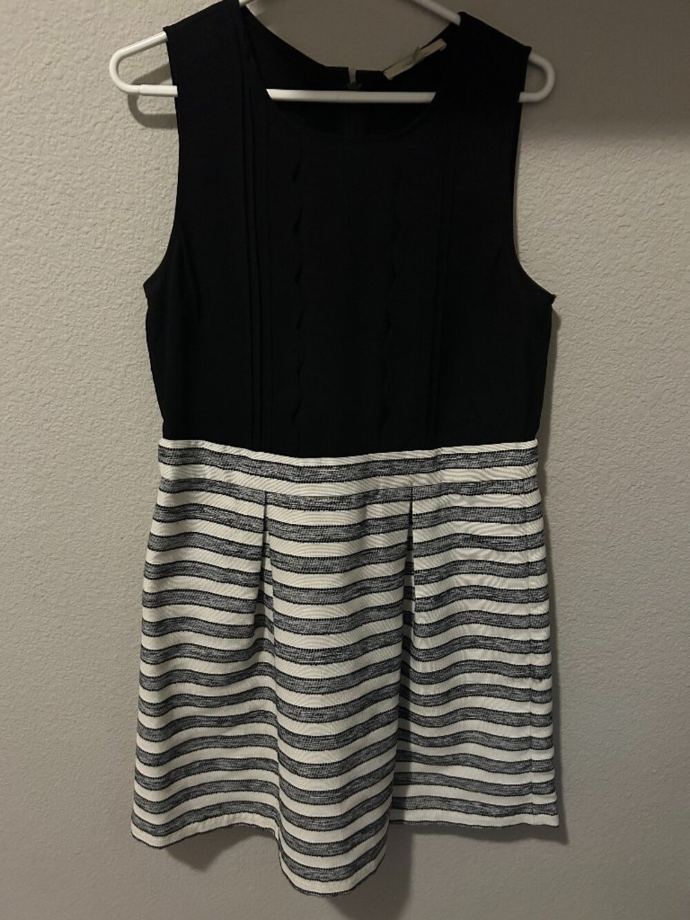 41 Hawthorn Stitch Fix Black & Striped Scallop-Trim Dress – Size L